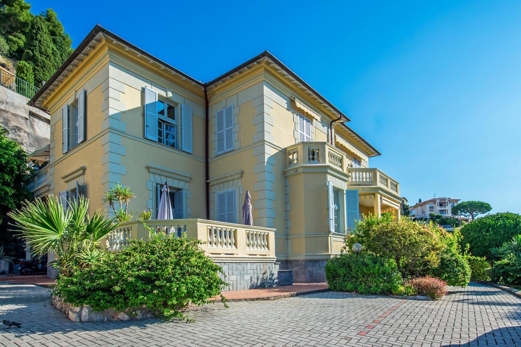 Oliviers -Agreable 2 Pieces Dans Maison Bourgeoise Menton Kültér fotó